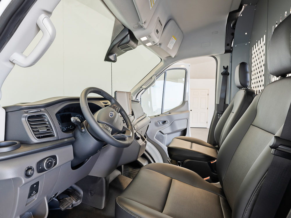 E-Transit Cargo - Plumbing package driver's interior
